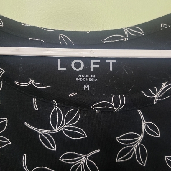 Loft Boat Neck Leaf Print T Shirt Size Medium - Picture 2 of 6